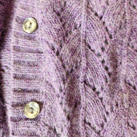 L.L. Bean lambswool sweater - Picture 4 of 6